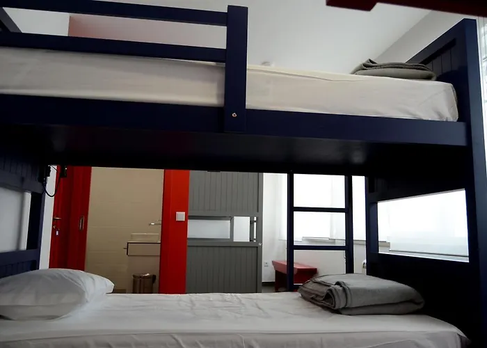 Lab אכסניה נאזרה